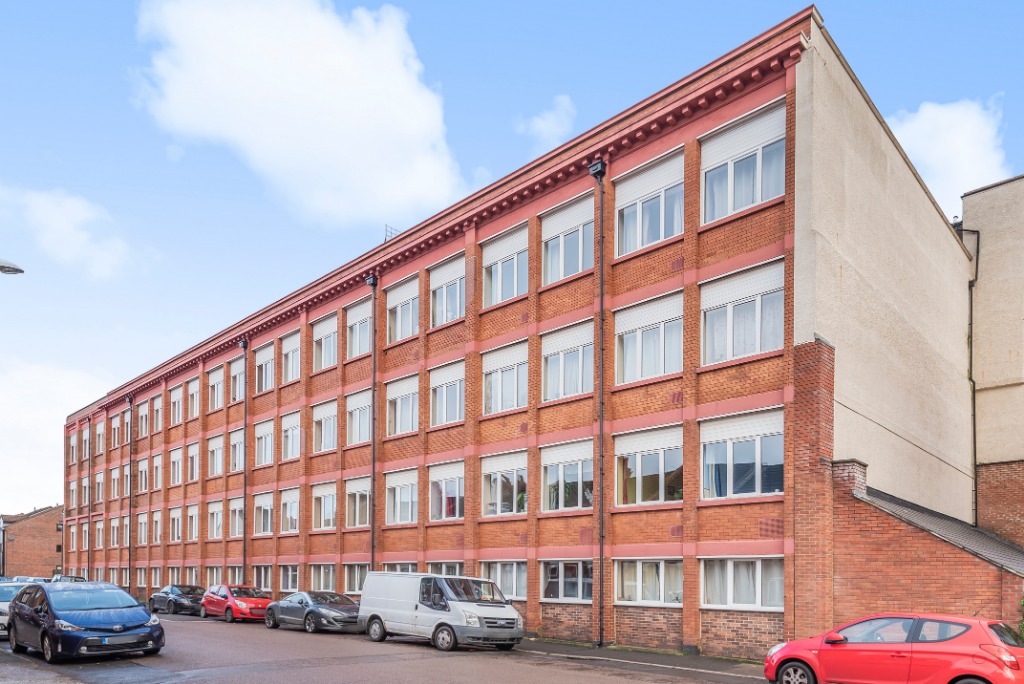 2 Bedroom Property For Sale in Northampton £115,000